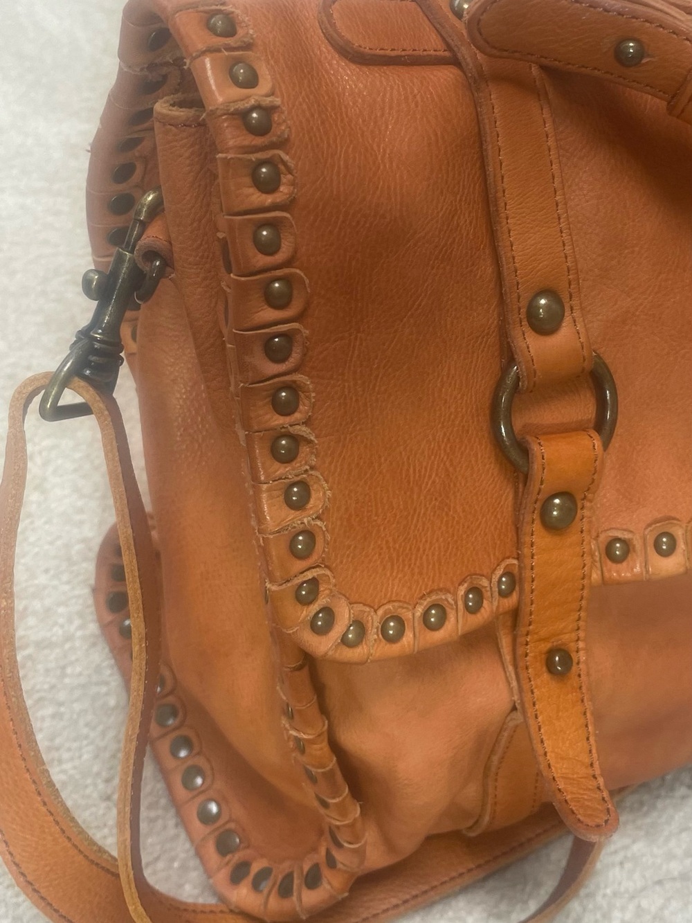 BED STU Messenger studs crossbody bag*11x13 - Picture 8 of 16